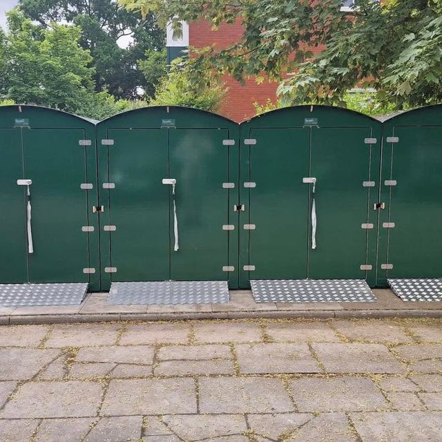 Grün trifft Grün. 💚
Vier Fahrradboxen für eine Eigentümergemein...