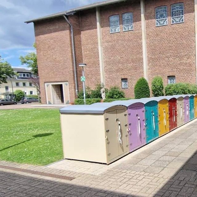 Und jetzt das bunte Gegenteil.🌈
10 Kinderwagenboxen für den Kin...